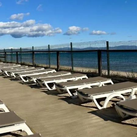 Pieds Dans Eau * Hyeres