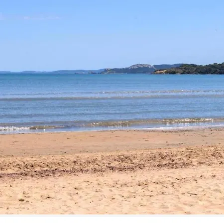 Pieds Dans Eau Йер