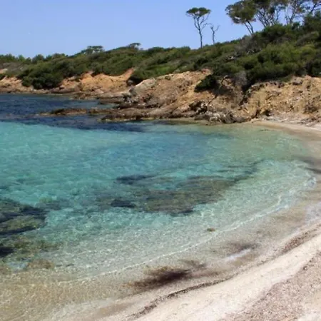 Апартаменты Pieds Dans Eau Йер