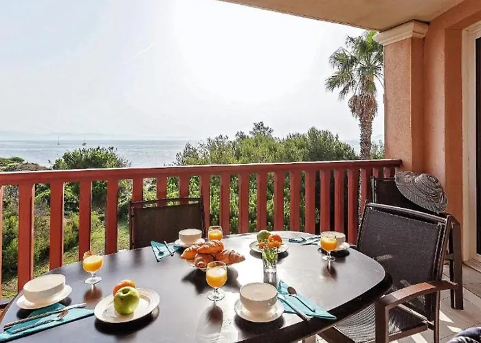 Pieds Dans Eau Hyeres