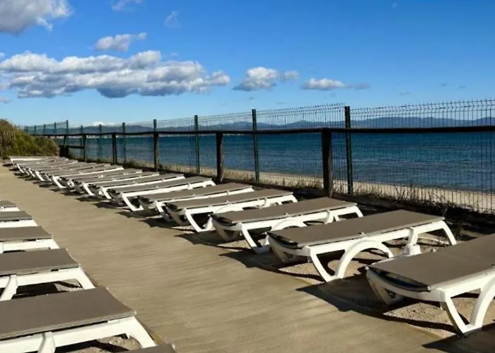 Pieds Dans Eau * Hyeres