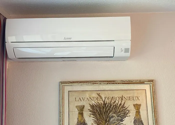 Pieds Dans Eau * Hyeres